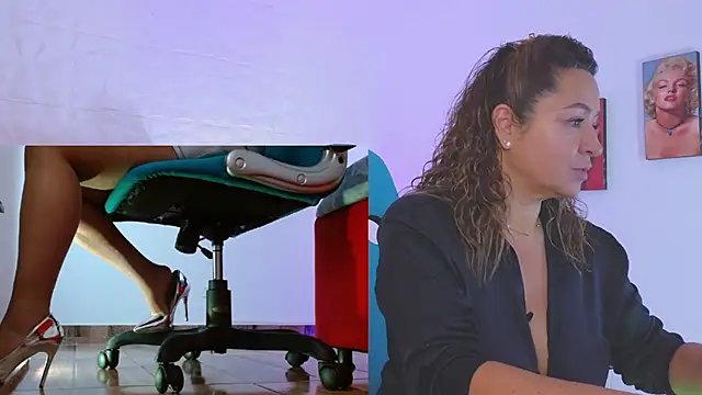 Snapshot of weet_Evans___ chatting on November 21, 2025, 3:05 am weet Evans online show from November 21, 2025, 3:05 am