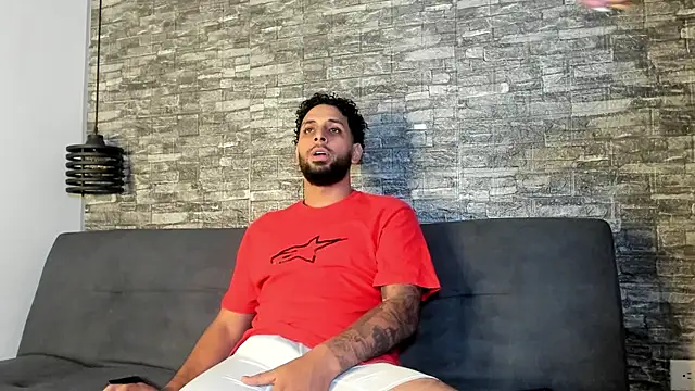 Snapshot of ASHLEY_AND_ASH chatting on November 4, 2025, 11:37 pm ASHLEY AND ASH online show from November 4, 2025, 11:37 pm