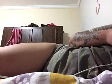 babyluzzy online show from November 19, 2025, 3:06 am