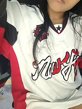 bella warzon online show from October 18, 2025, 9:37 pm