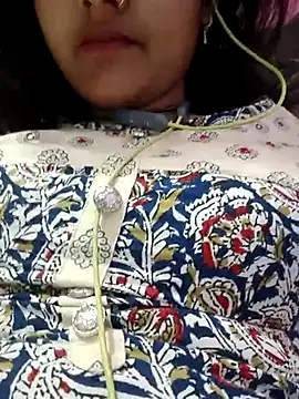 Snapshot of Poonam25 chatting on March 8, 2025, 9:06 am Poonam25 online show from March 8, 2025, 9:06 am