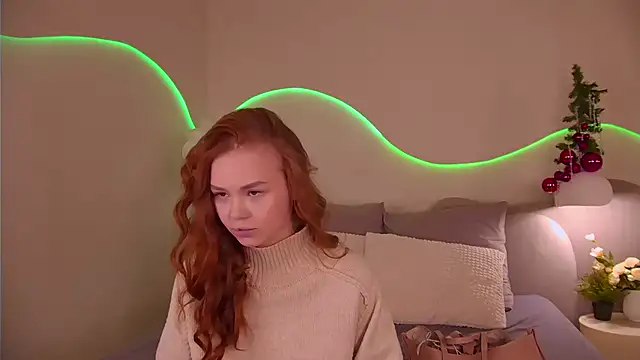 Snapshot of MiraBliss chatting on December 15, 2025, 6:34 pm MiraBliss online show from December 15, 2025, 6:34 pm