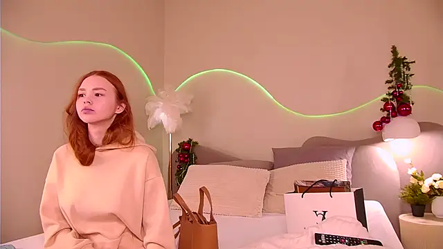 Snapshot of MiraBliss chatting on December 21, 2025, 9:44 pm MiraBliss online show from December 21, 2025, 9:44 pm