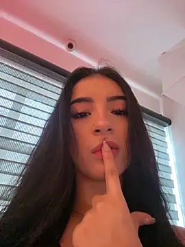 MagieeThomson online show from November 5, 2025, 11:32 am