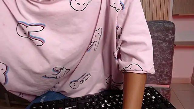 willow smitt online show from March 5, 2026, 12:56 pm