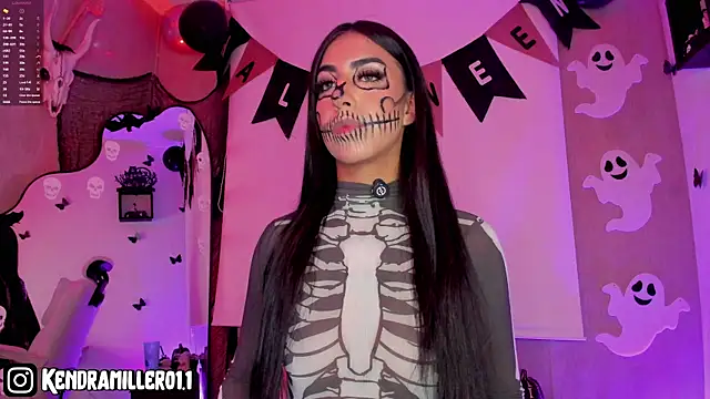 Kendramillerr 1 online show from October 20, 2025, 3:07 am