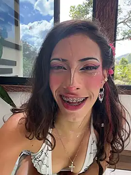 Lia Valmont online show from April 7, 2026, 7:58 pm