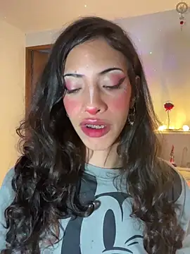 Lia Valmont online show from April 8, 2026, 8:03 am