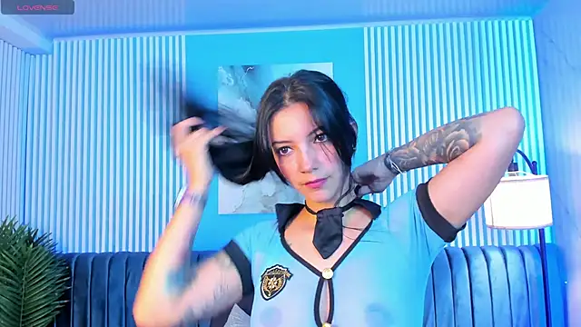 roxy hell online show from November 11, 2025, 12:05 pm