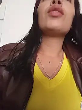 Snapshot of Nathaly_12 chatting on June 17, 2026, 7:04 pm Nathaly 12 online show from June 17, 2026, 7:04 pm