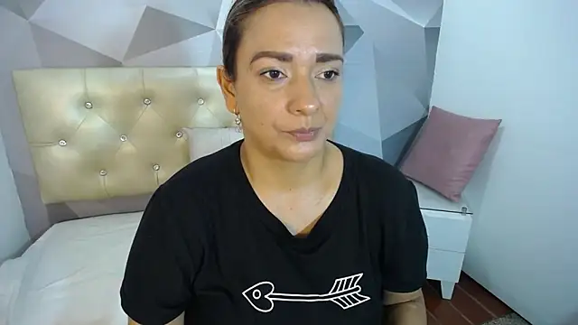 Milf-Prettyboobs online show from October 27, 2025, 11:14 am