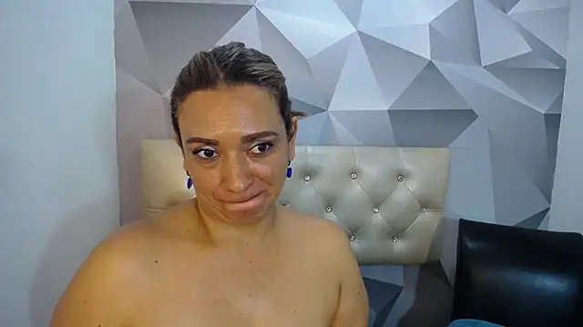 Milf-Prettyboobs online show from December 14, 2025, 10:47 pm