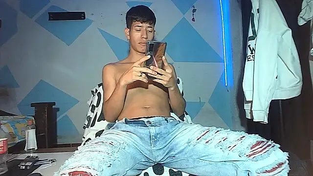 dareck 18 online show from May 5, 2026, 9:45 pm