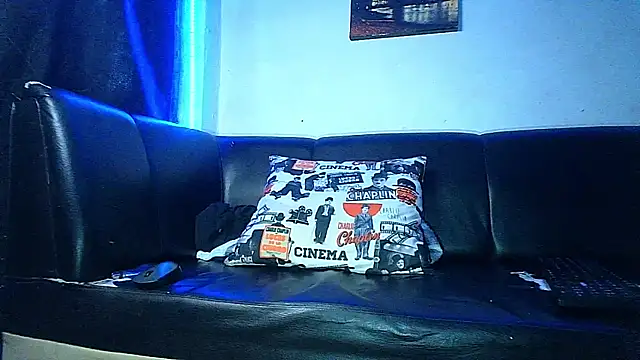 dareck 18 online show from July 2, 2026, 10:27 pm