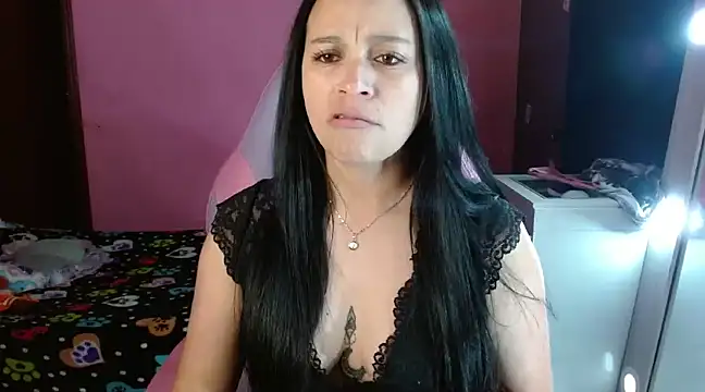 Snapshot of Selene_mixx chatting on March 22, 2025, 11:09 pm Selene mixx online show from March 22, 2025, 11:09 pm