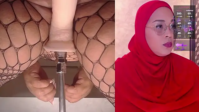 Snapshot of BBWHijab chatting on February 25, 2026, 10:30 pm BBWHijab online show from February 25, 2026, 10:30 pm