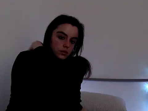 Luanalov9 online show from March 12, 2025, 10:28 pm