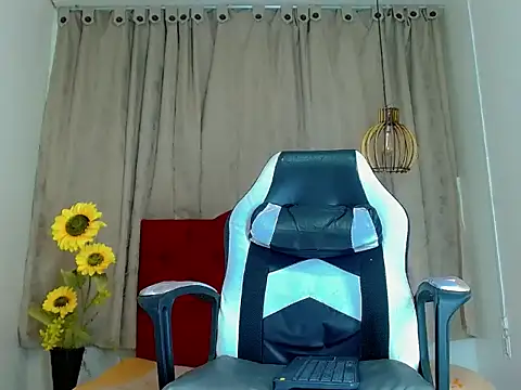 alexsandra kiss online show from February 8, 2026, 11:57 am