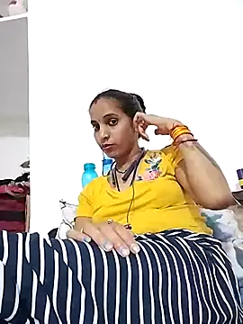 Snapshot of Hotty-Nidhi chatting on March 9, 2025, 3:05 pm Hotty-Nidhi online show from March 9, 2025, 3:05 pm