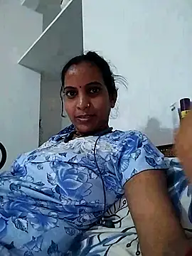 Snapshot of Hotty-Nidhi chatting on March 10, 2025, 6:38 am Hotty-Nidhi online show from March 10, 2025, 6:38 am