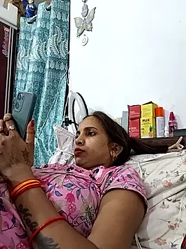 Snapshot of Hotty-Nidhi chatting on June 4, 2026, 5:52 pm Hotty-Nidhi online show from June 4, 2026, 5:52 pm