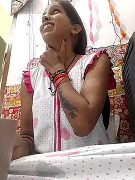 Snapshot of Hotty-Nidhi chatting on June 13, 2026, 3:26 am Hotty-Nidhi online show from June 13, 2026, 3:26 am