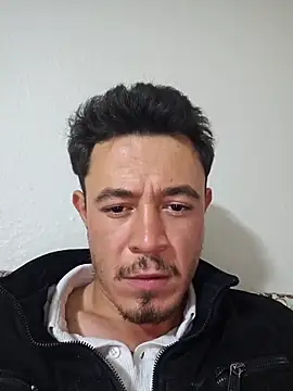 Snapshot of Thunderbolt121 chatting on November 14, 2025, 9:24 pm Thunderbolt121 online show from November 14, 2025, 9:24 pm