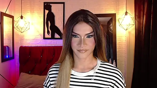 agatha rodriguez online show from December 4, 2025, 1:42 pm