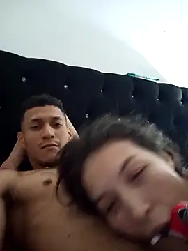 Isla1Rose online show from December 2, 2025, 9:43 pm