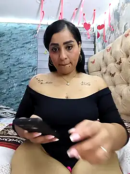 Snapshot of L_ucero chatting on February 11, 2026, 5:34 am L ucero online show from February 11, 2026, 5:34 am