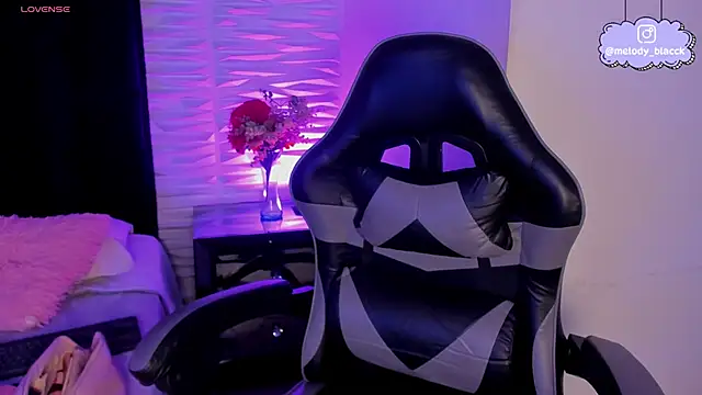 Snapshot of Melody_Black_ chatting on November 18, 2025, 8:13 pm Melody Black online show from November 18, 2025, 8:13 pm