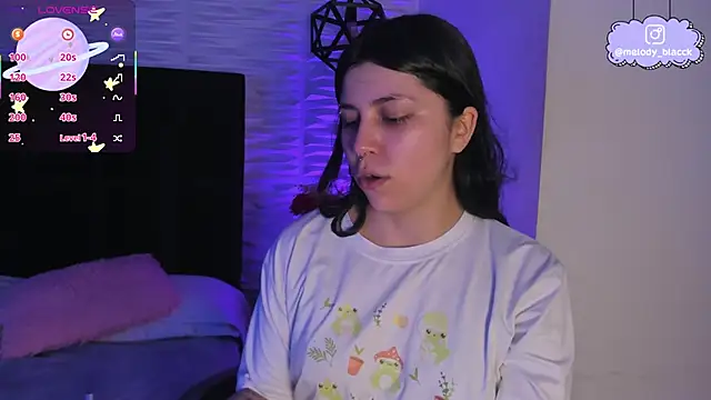 Snapshot of Melody_Black_ chatting on November 28, 2025, 8:33 pm Melody Black online show from November 28, 2025, 8:33 pm