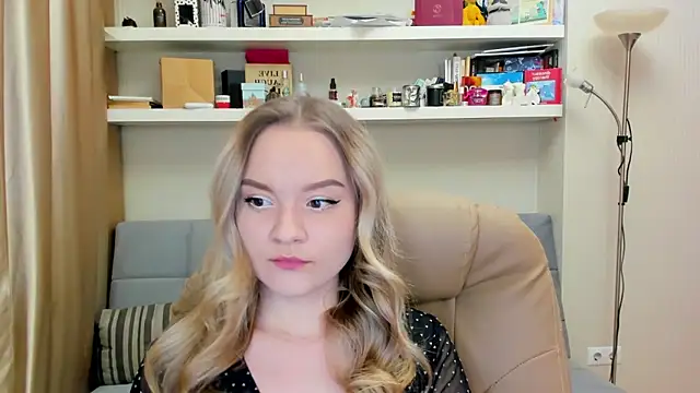 Kara Smith  online show from January 26, 2025, 12:26 am