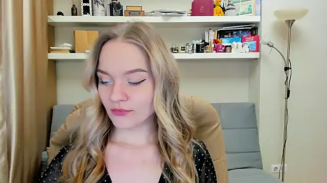 Kara Smith  online show from January 31, 2025, 11:03 pm