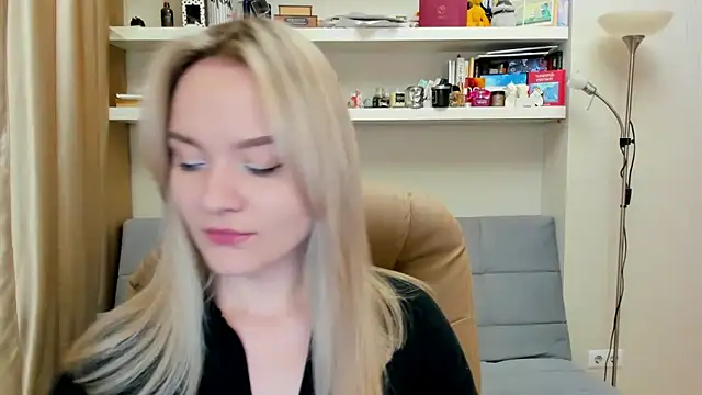 Kara Smith  online show from February 8, 2025, 10:19 pm