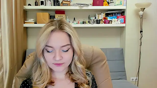 Kara Smith  online show from March 14, 2025, 11:43 pm