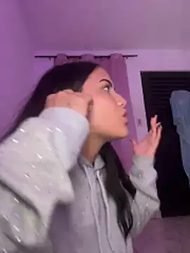 iamsara 21 online show from April 18, 2026, 7:01 am