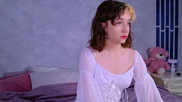 Snapshot of Gia_Riccardo chatting on November 15, 2025, 6:00 am Gia Riccardo online show from November 15, 2025, 6:00 am