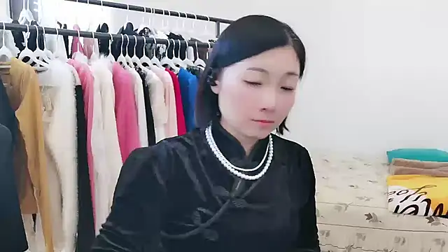 Rachel-6600 online show from December 18, 2025, 3:12 am