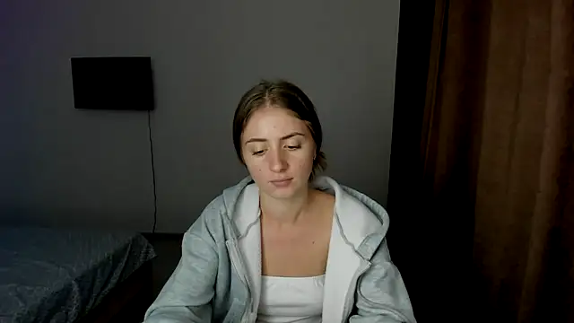 LilyHaart online show from September 17, 2025, 5:36 pm