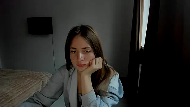 LilyHaart online show from October 22, 2025, 4:35 am