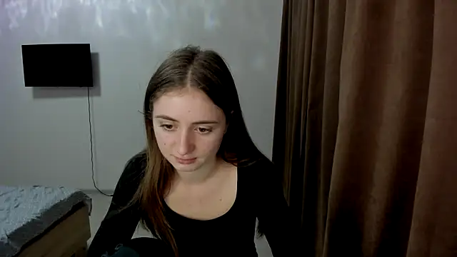 LilyHaart online show from November 13, 2025, 7:13 pm