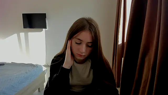 LilyHaart online show from November 14, 2025, 11:42 am