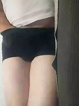 gui67675 online show from October 10, 2025, 9:25 pm