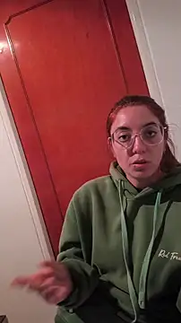 Snapshot of couplechange chatting on December 1, 2025, 7:02 am couplechange online show from December 1, 2025, 7:02 am