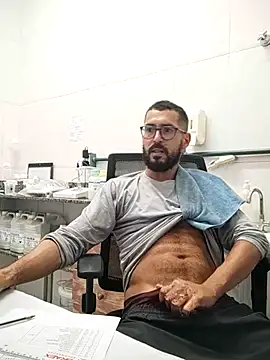 pdasgyn online show from April 7, 2026, 3:01 pm