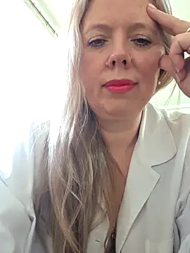 Irina3718 online show from April 6, 2026, 1:34 pm