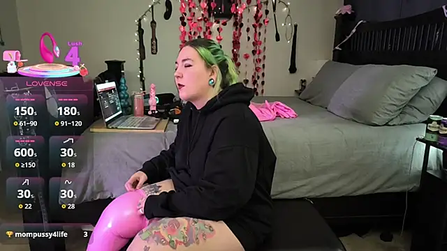 KinkyBratandDaddy online show from March 12, 2026, 2:39 am