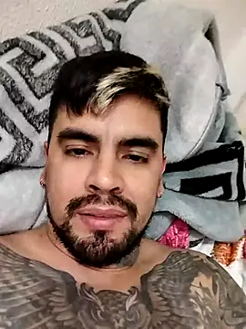 Snapshot of crazyweelove chatting on March 18, 2025, 10:48 pm crazyweelove online show from March 18, 2025, 10:48 pm