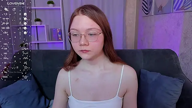 Snapshot of luv_tessa chatting on December 17, 2025, 1:22 am luv tessa online show from December 17, 2025, 1:22 am